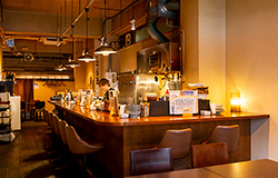 和イタリアン居酒屋 鏡屋PLUS